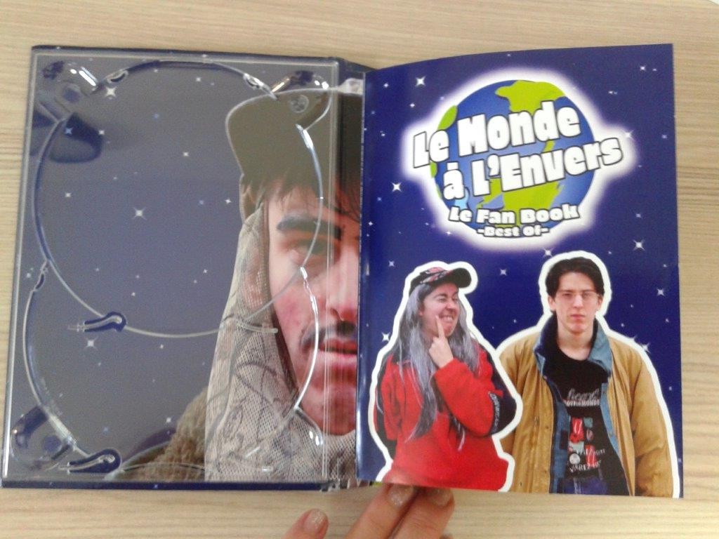 LE MONDE À L’ENVERS, Fan Book